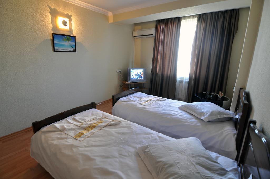 Sun Rise Hotel Tbilisi Værelse billede